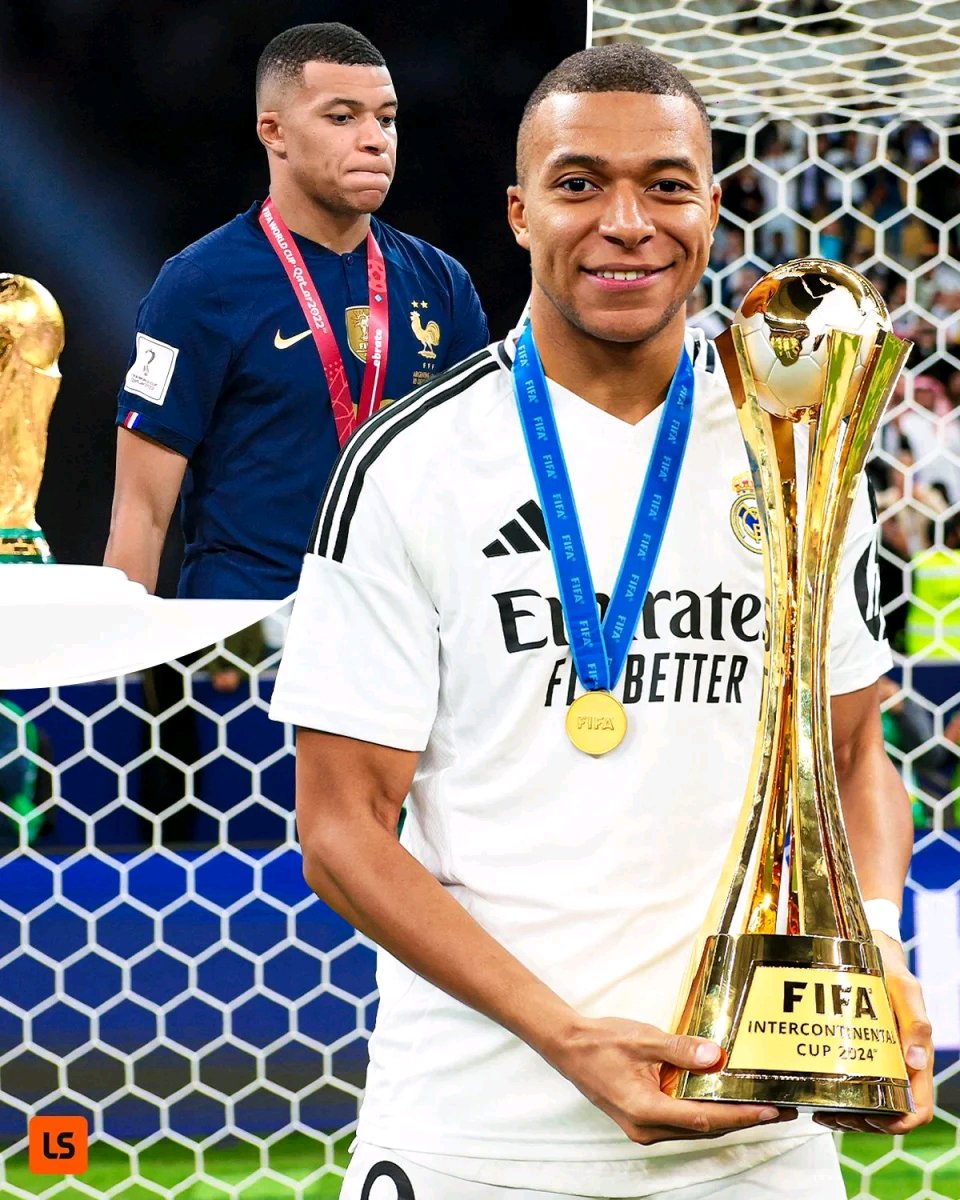 包含姆巴佩传射建功，巴黎圣日耳曼新星横空出世，场边球探频频记笔记的词条